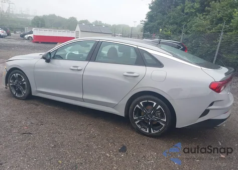 2021 Kia K5 Gt-Line z USA, uszkodzony, nr VIN 5XXG64J22MG072746